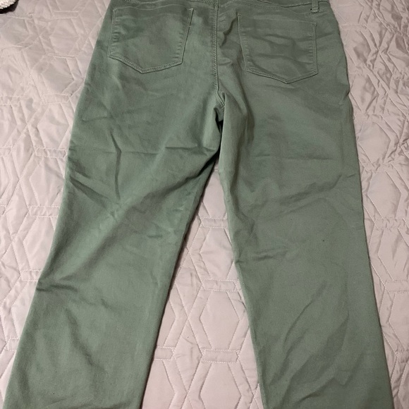 Olive green RJeans capri size 31 - Picture 3 of 3